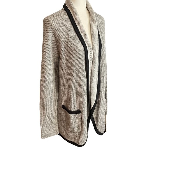 Three Dots Open Front Oversized Knit Cardigan Size Medium
Soft stretchy material - Picture 5 of 8